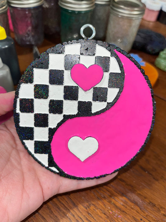 Checkered Yin Yang Freshie