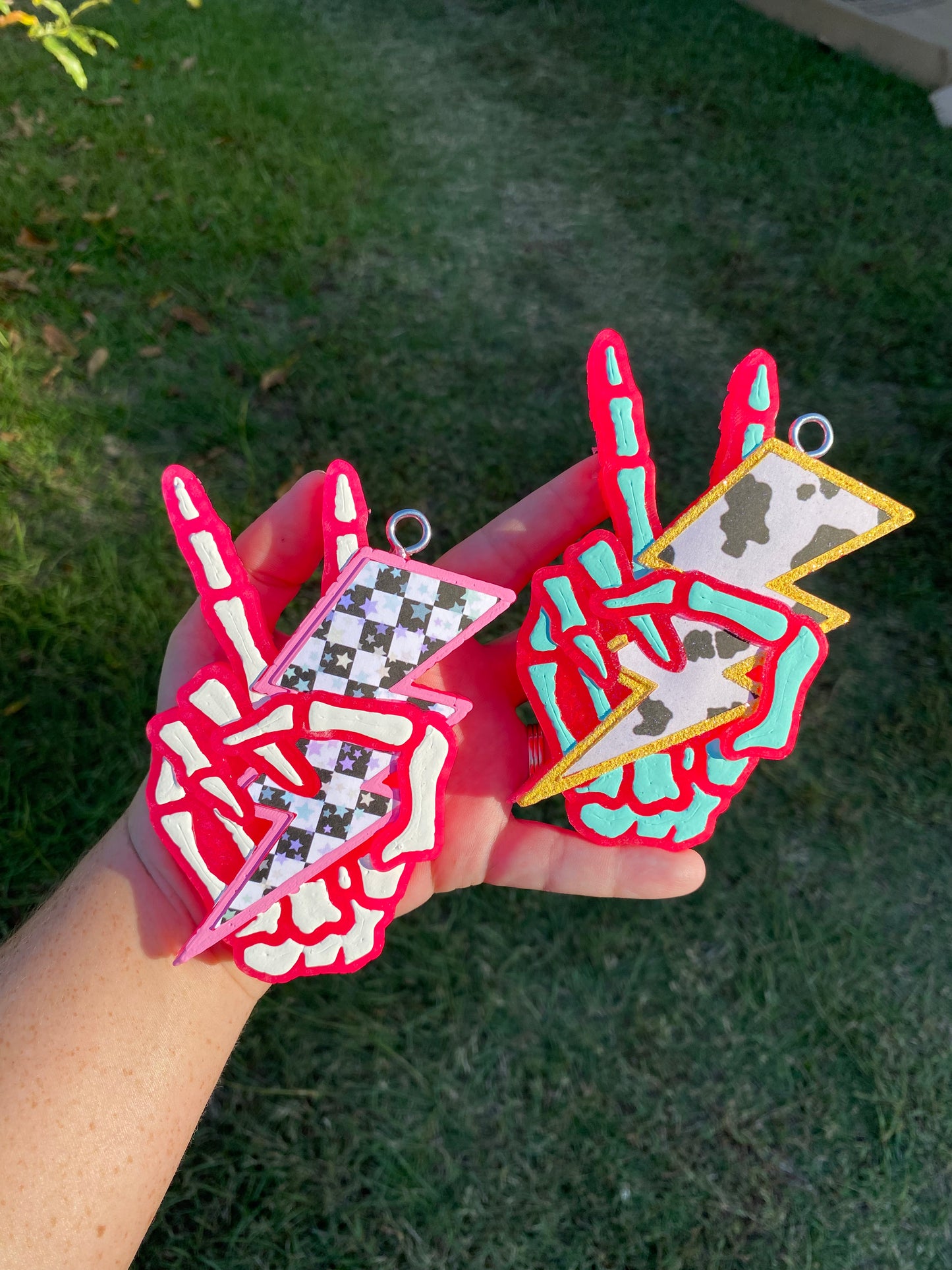 Skeleton Peace Lightning Bolt Freshie