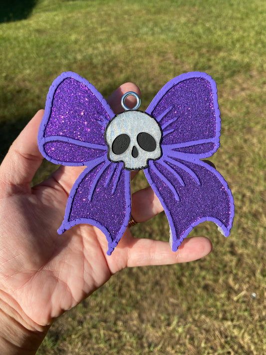 Skull Pendant Bow Freshie